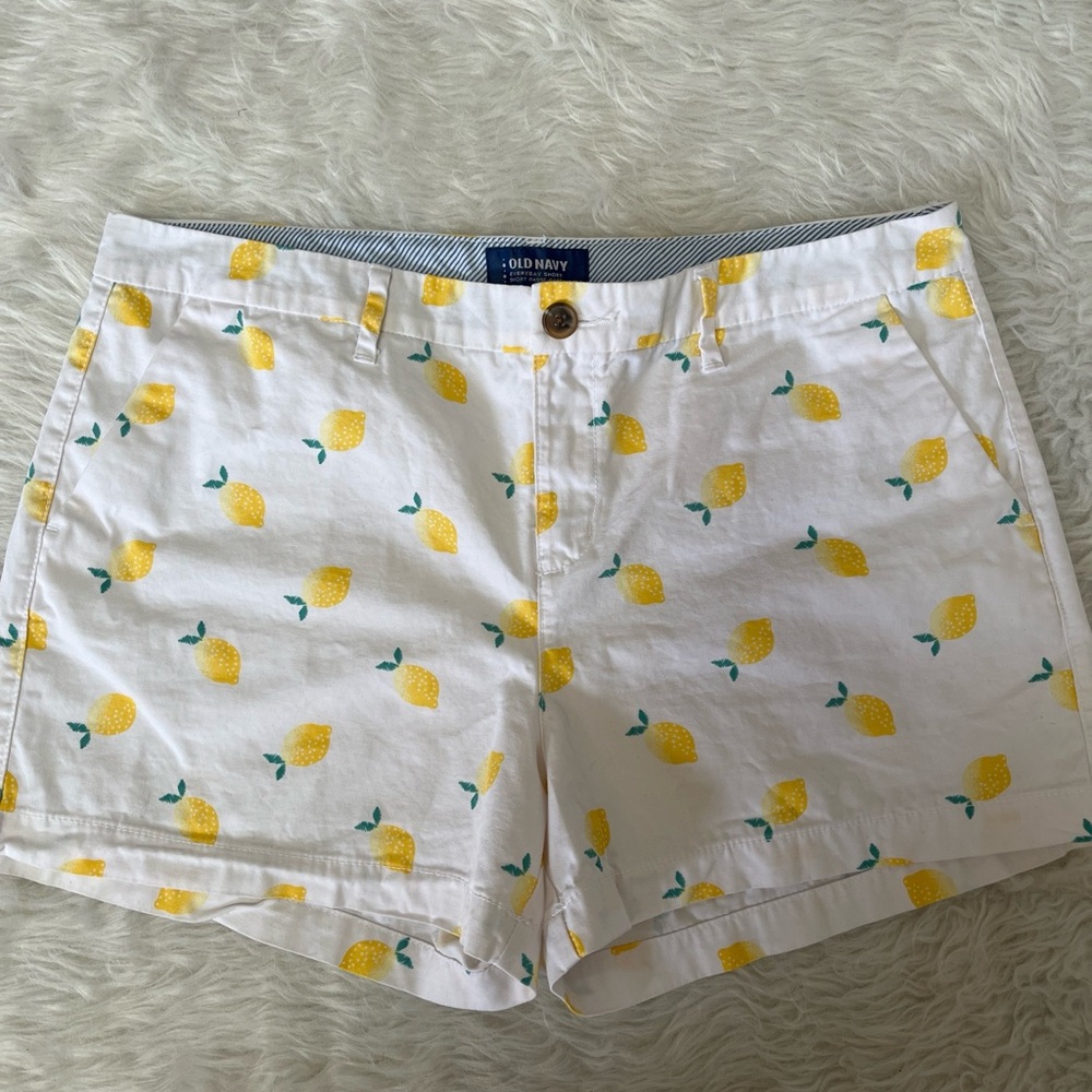 Old Navy Shorts Womens Size 12 Chino Everyday Shorts 100% Cotton Twill Lemons